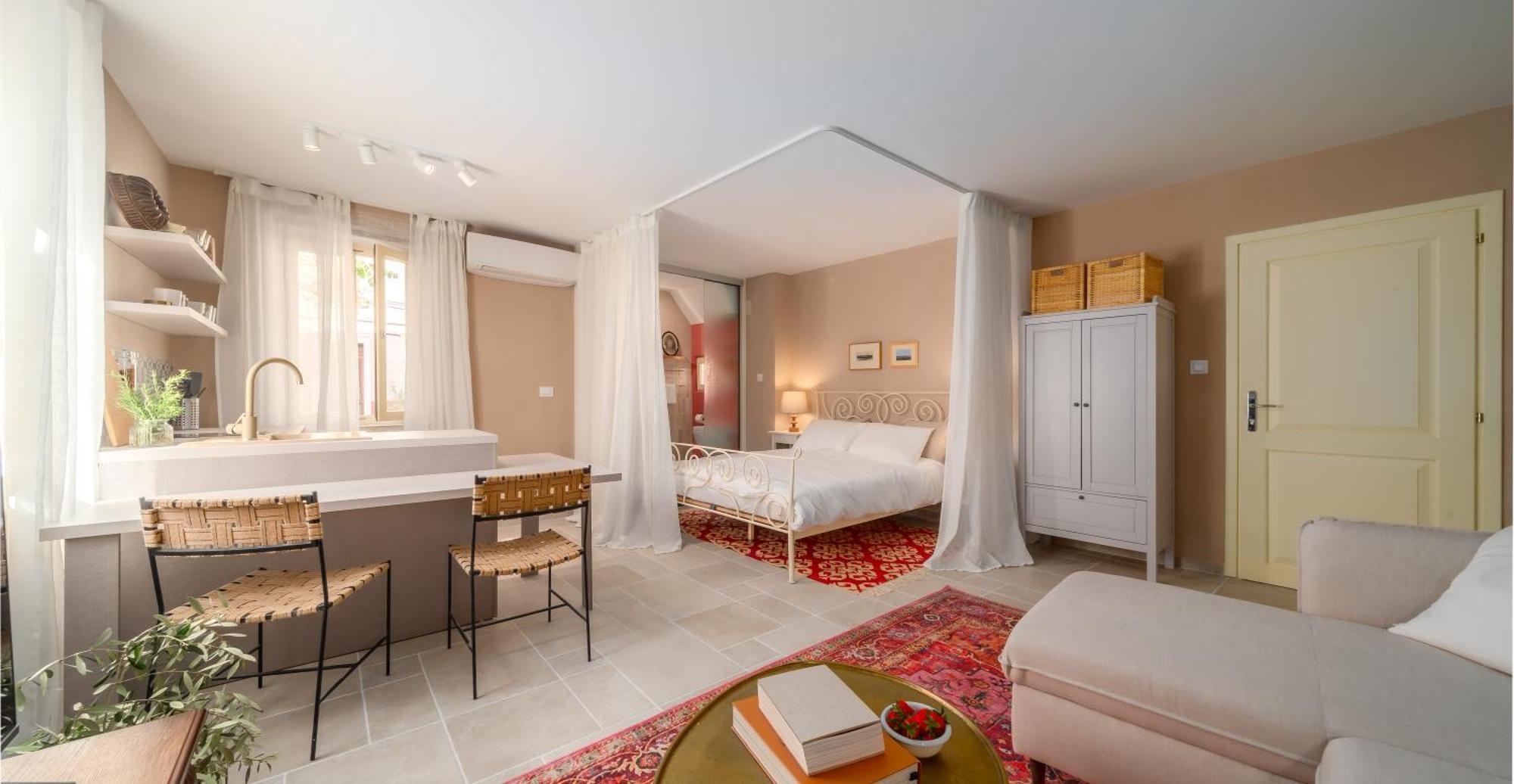 Montalbano Gem - Heritage Studio With Airy Vibes Rovinj Bagian luar foto